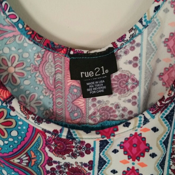 Rue 21 Women's blouse - Picture 3 of 4